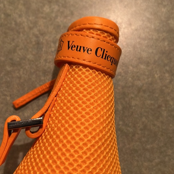 LIMITED EDITION Veuve Clicquot Yellow Label Ice Jacket 750ml - Picture 4 of 4